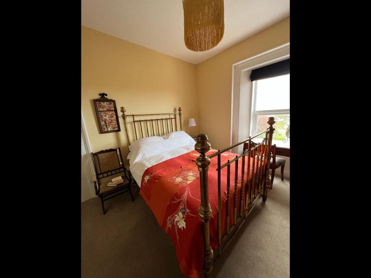 Unique Townhouse With Large Garden Down To The Sea Vila Killough Exterior foto