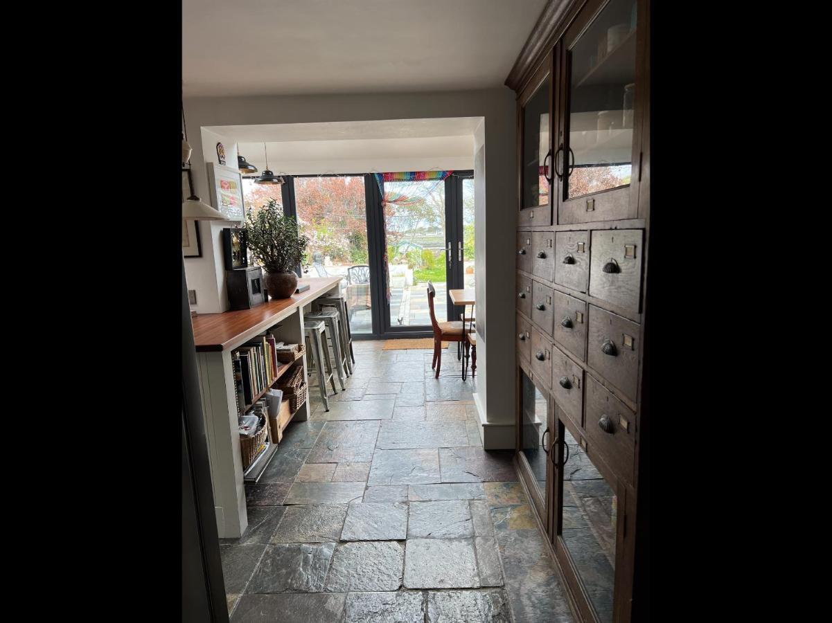 Unique Townhouse With Large Garden Down To The Sea Vila Killough Exterior foto