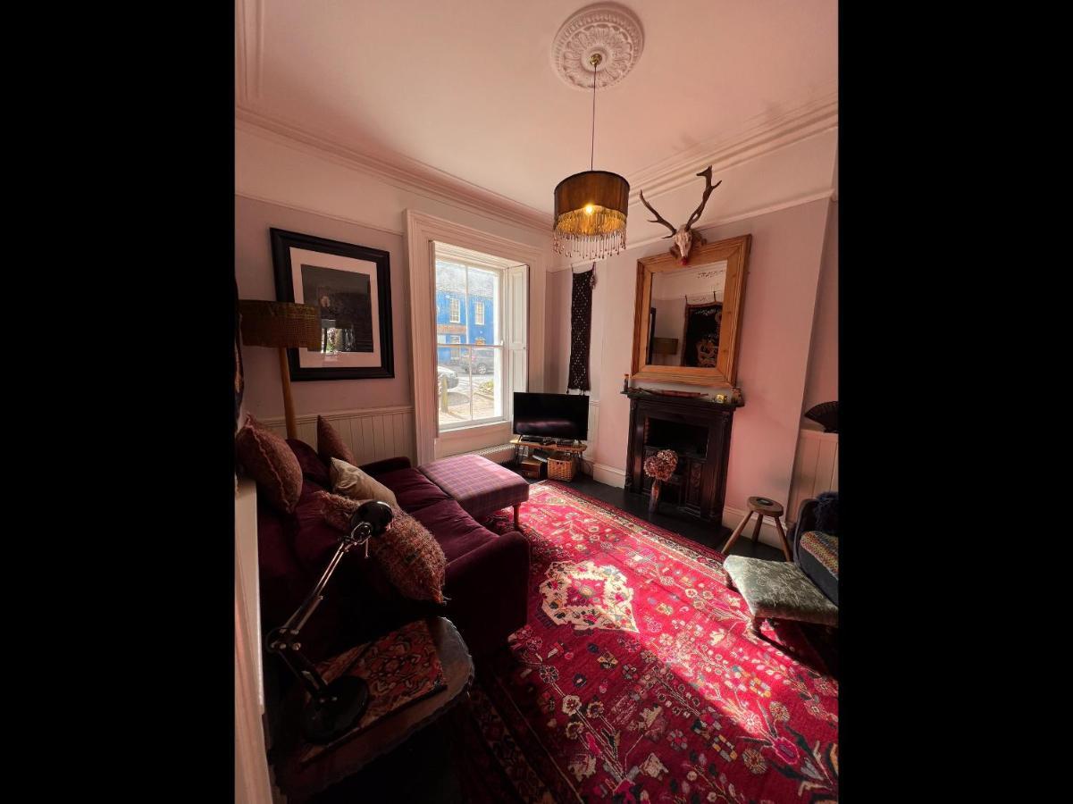 Unique Townhouse With Large Garden Down To The Sea Vila Killough Exterior foto