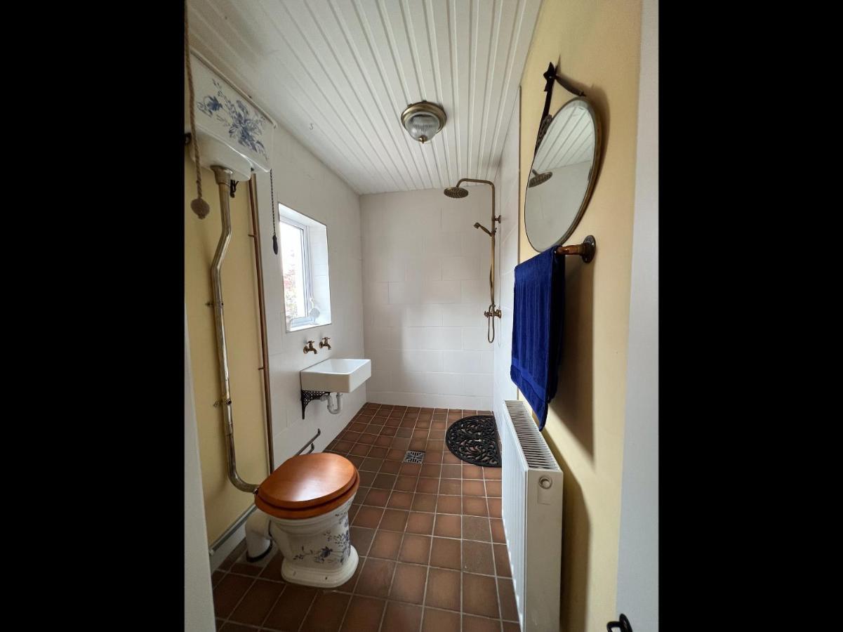 Unique Townhouse With Large Garden Down To The Sea Vila Killough Exterior foto